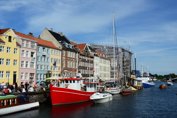 Копенгаген, Дания - 23 июля 2016: Цветные фасады Nyhavn в Копенгагене — стоковое фото