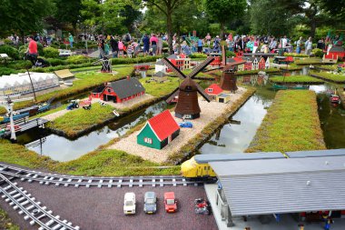  Legoland evlerde Lego