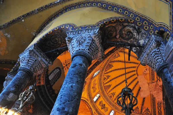 Istanbul, Turkey - November 22: Interior of Hagia Sophia famous Byzantine landmark in Istanbul, Turkey — Stock Photo, Image