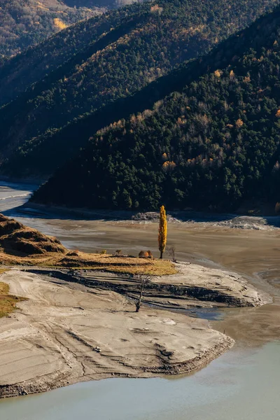 Kuzey Osetya manzarası. Zarag deposu