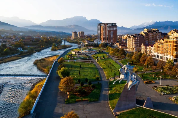 Panorama Vladikavkaz Stad Monument General Pliev — Stockfoto