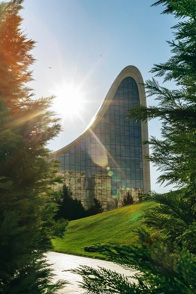 Bakü 'deki Heydar Aliev Merkezi