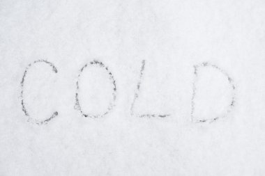 kitabe karla kaplı buz soğuk