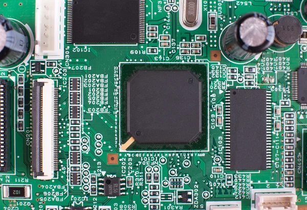 Circuito elettronico con chip e transistor — Foto Stock
