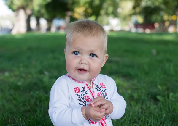 Funny kid s velkýma očima zblízka — Stock fotografie