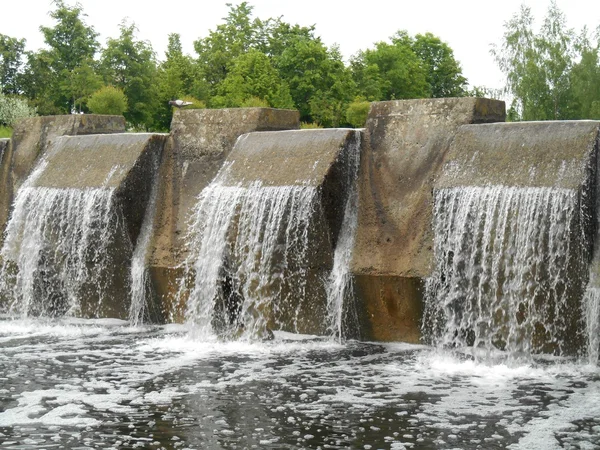 Paysage naturel d'été cascade — Photo