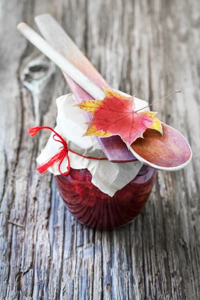 Mermelada de frutas y bayas de otoño —  Fotos de Stock