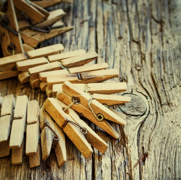 Ahşap vintge clothespins dönüştürün — Stok fotoğraf