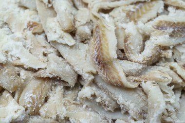 Tuzlu morina fileto tam ayağa