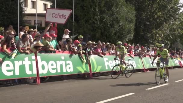 Alberto Contador setelah kecelakaan di Puebla de Sanabria — Stok Video