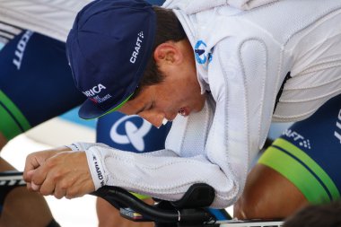Esteban Chaves, takım Orica bisikleti Satım
