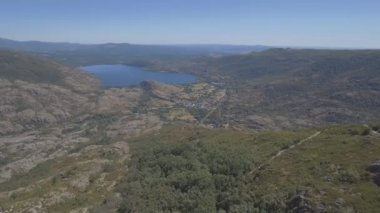 Uçan Sanabria Gölü kapalı