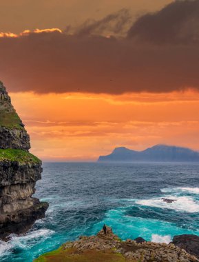 Turuncu gökyüzü ve dünyanın sonu.