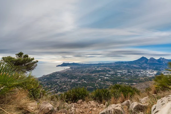 Spektakuläre Ansicht von oben lange Belichtung der Mittelmeerküste — Stockfoto