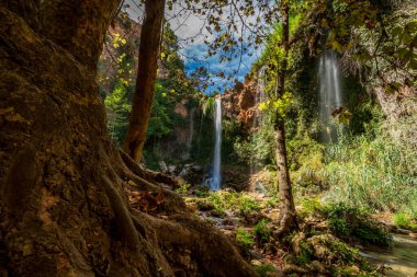 Kanyonun sonundaki şelaleler