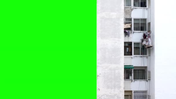 Clădire de pictură cu schele și pictori pixelați — Videoclip de stoc
