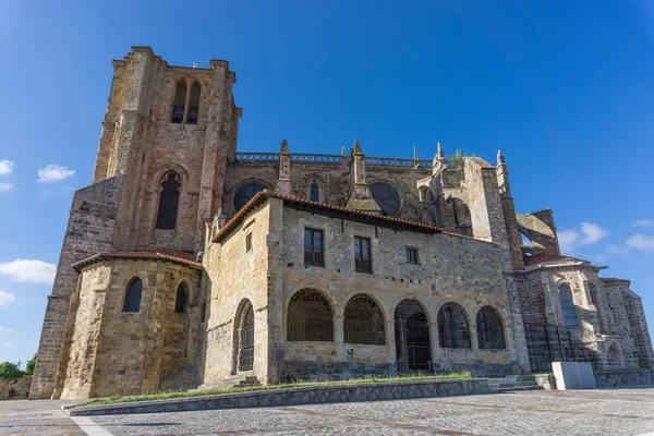 Igreja de Castro Urdiales, Cantábria, Espanha . — Fotografia de Stock