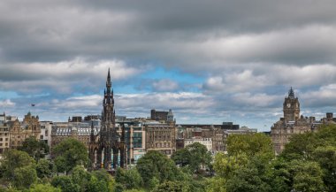 princes street scott anıt edinburgh da dahil.