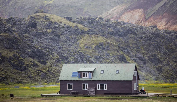 Fristad i berg, landmannalaugar, Island — Stockfoto