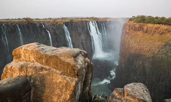 Victoria Falls, widok z Zambii stronie z Zimbabwe — Zdjęcie stockowe