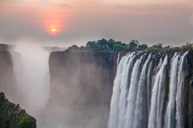 Victoria Falls günbatımı Zambiya yan, Kızıl güneş