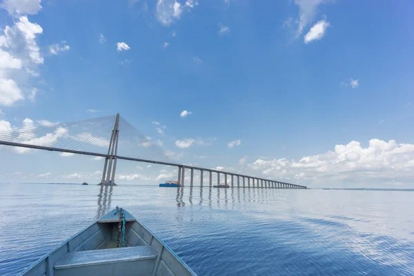 A center, Manaus Iranduba híd, más néven Ponte Rio Negro Brazíliában — Stock Fotó