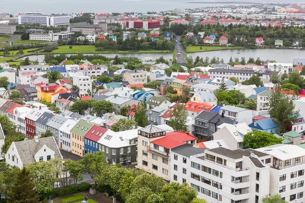 Reykjavik houses aerial view and pond, Iceland — Stock Photo, Image