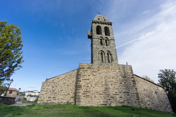 Mombuey townkyrkan, vidvinkel — Stockfoto