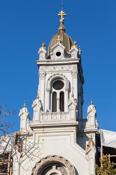 De bellfry van de Bulgaars-orthodoxe kerk in Istanbul — Stockfoto