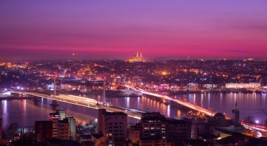 Istanbul'da Cami manzarası, gece