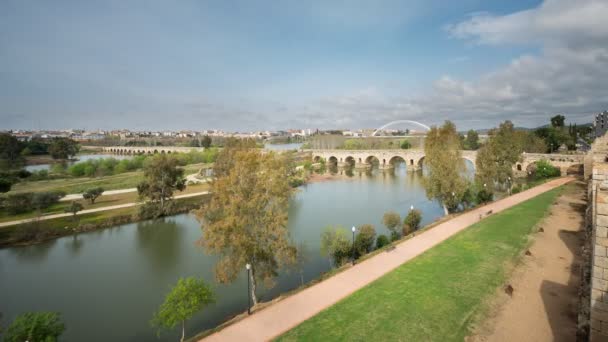 Merida római híd, a Alcazaba, idő telik el — Stock videók