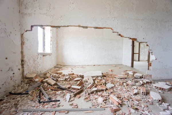 Harap ve terk edilmiş Oda