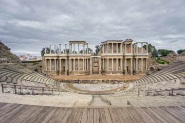 Roma Tiyatrosu sahne önü Merida İspanya içinde. Önden Görünüm