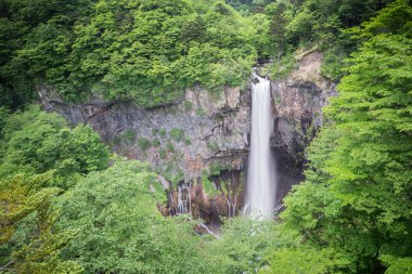 Japonya'nın ilk 3 şelaleler. Kegon Falls, Nikko