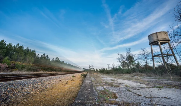 Ultra wide angle train trail — Stockfoto