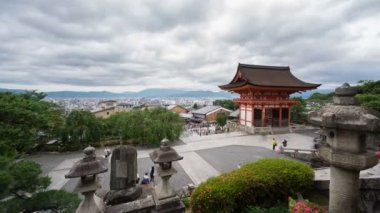 Kiyomizu Dera ve turistler Kyoto, Japonya