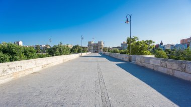 Valencia'da Serrano kuleleri