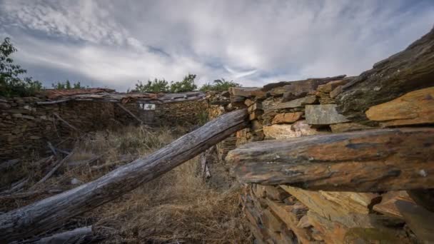 Edificio en ruinas — Vídeos de Stock