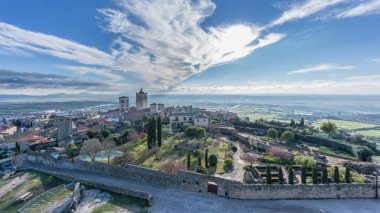 Trujillo ortaçağ şehir alacakaranlıkta panoramik manzaralı