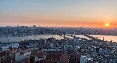 Haliç, İstanbul 'un alacakaranlıkta