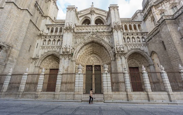 Catedral de Toledo, vista lateral, España — Foto de Stock