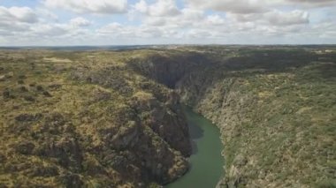 Uçuruma Duero nehir, İspanya yaklaşırken havadan görünümü