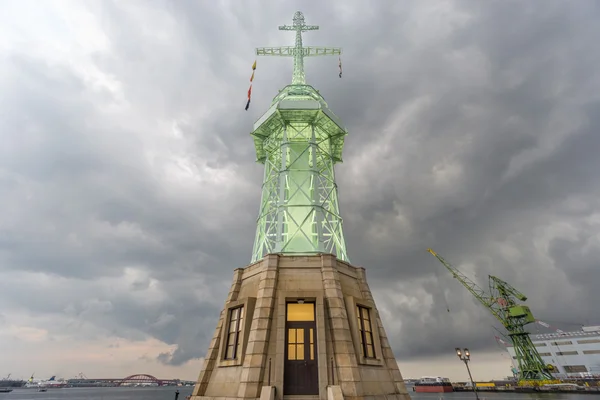 Ultra wide angle of lighthouse in Kobe, Japan — Stock Photo, Image