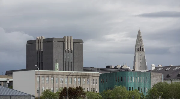 Skyline em Reykjavik com Catedral de Hallgrimskirkja, Islândia — Fotografia de Stock