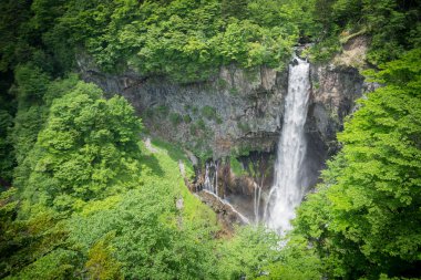 Japonya'nın ilk 3 şelaleler. Kegon Falls, Nikko