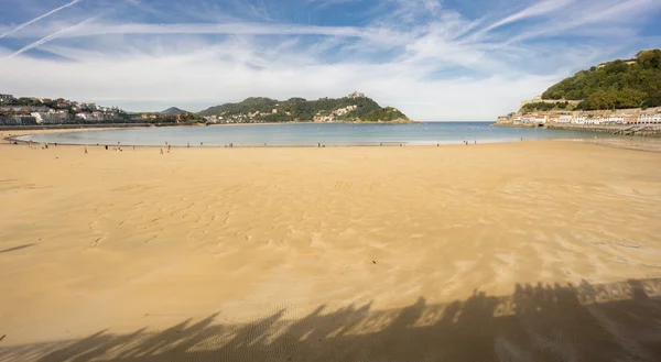 Strand von san sebastian, weitwinkel, spanien — Stockfoto