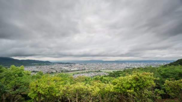 Time Lapse of Kyoto cidade com nuvens escuras, Japão — Vídeo de Stock
