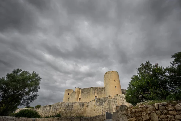 Castillo de Bellver en Mallorca al atardecer —  Fotos de Stock