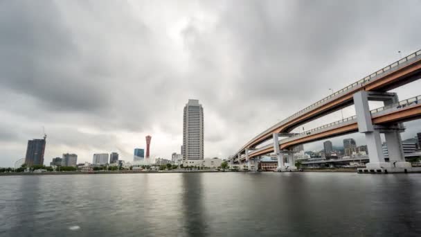 Kobe skyline lapso de tempo no porto, paisagem nublada — Vídeo de Stock