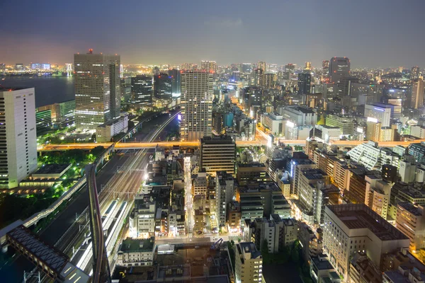 Ночной вид на горизонт Токио, длительная экспозиция — стоковое фото